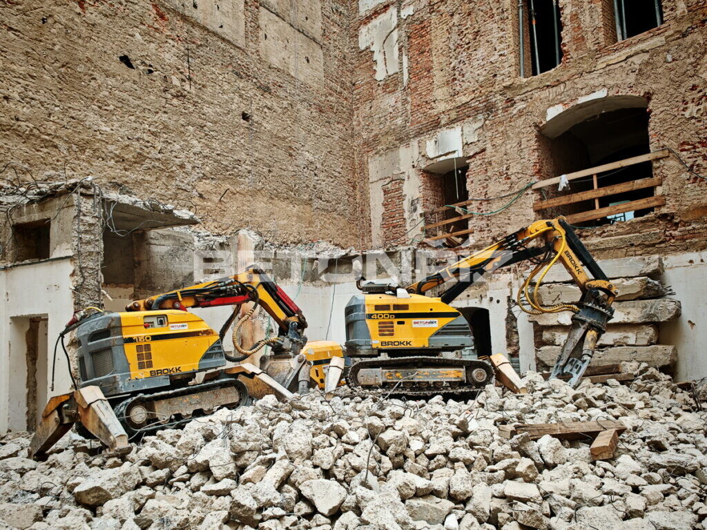 Brokk 400D demolice BETONŘÍZ