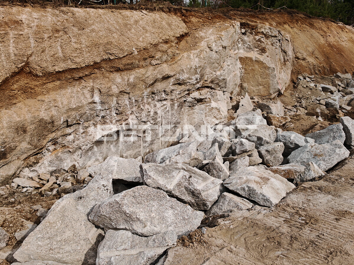 Vrtání a štípání kamene BETONŘÍZ